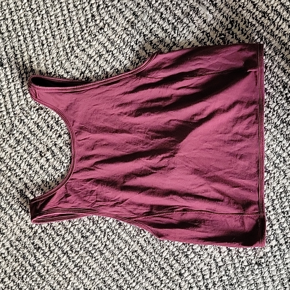 Lululemon crop tank 4 or 6